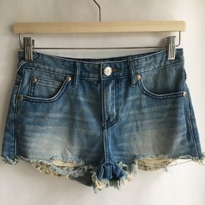 Free People Cut off floral pockets Denim Shorts 24